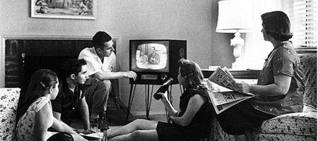 http://www.beatlesebooks.com/files/1619622/uploaded/watching%20tv%2060s.jpg